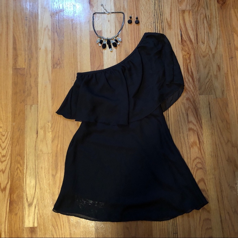 One should dress
